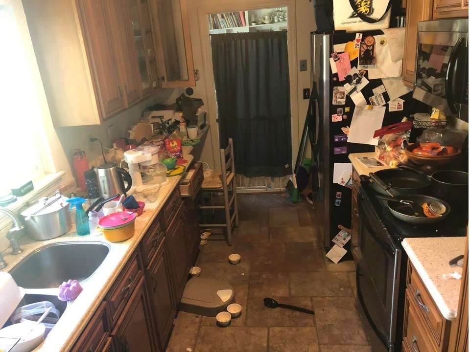 Kitchen before cleaning
